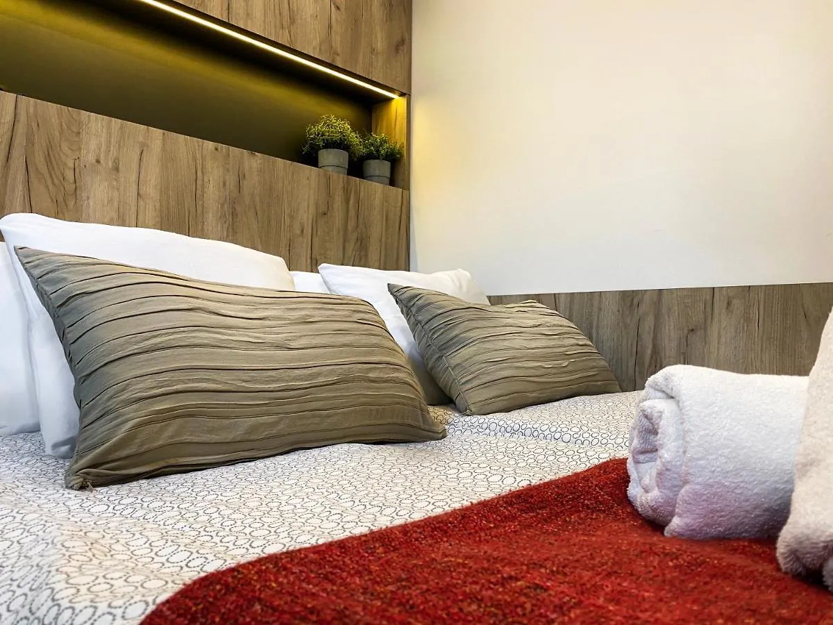 Beautiful Studio For Couples With Air Conditioning - Old Town & Main Station Krakow Apartment