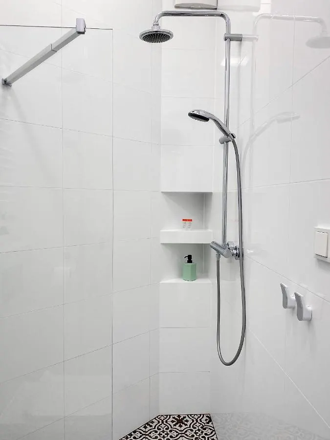 Daire Beautiful Studio For Couples With Air Conditioning - Old Town & Main Station Krakow